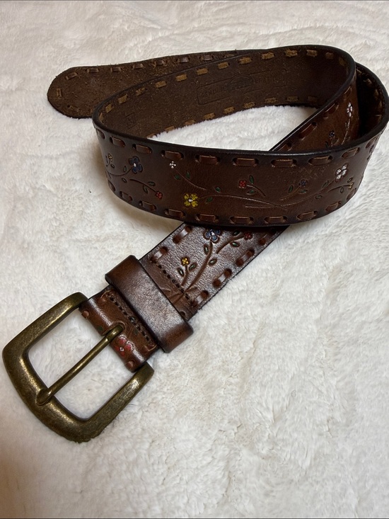 Fossil Accessories - Fossil Accessory Collections boho floral whipstitch leather belt vintage 2000